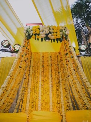 Marigold Garland mehndi decoration